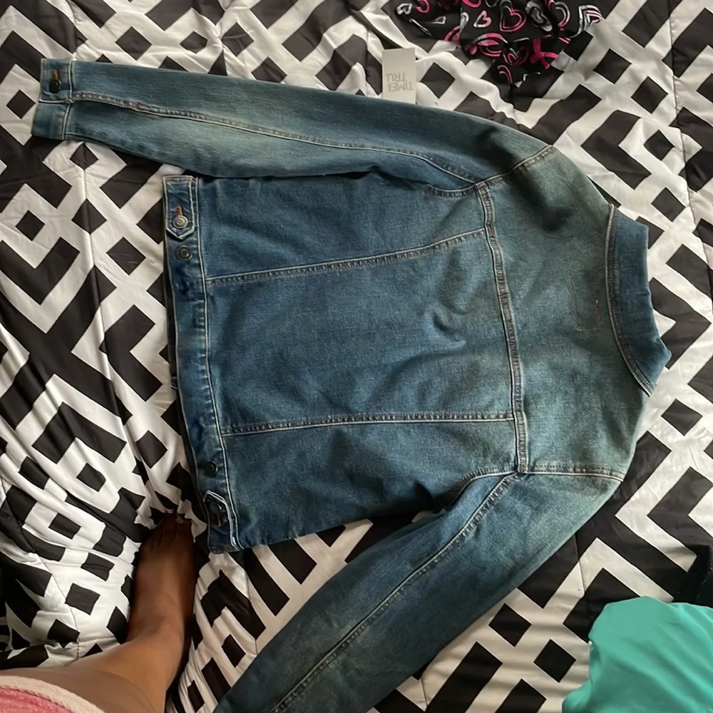 jean jacket - Picture 2 of 4